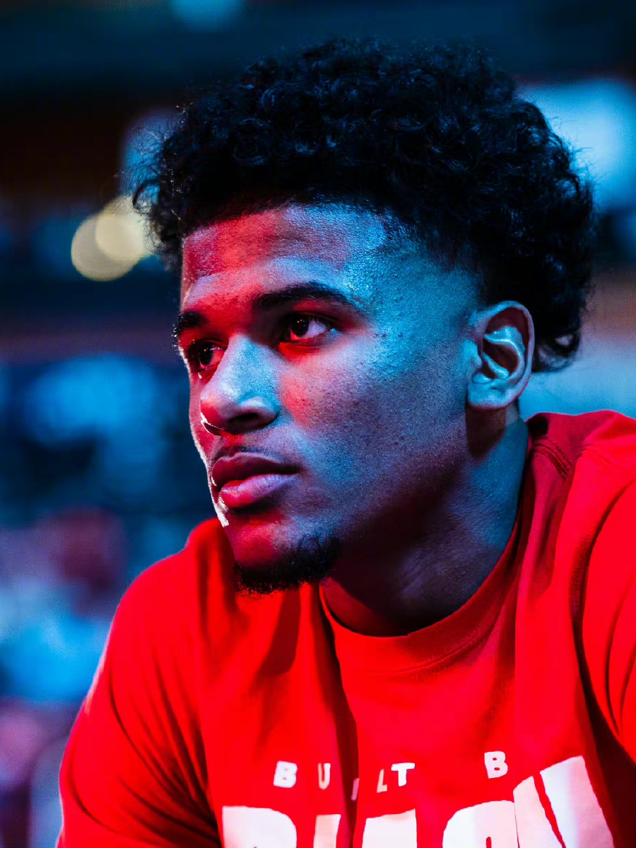 爱游戏手机版包含太狠了！丹佛掘金围绕全明星赛临场应变费德勒在尤文图斯比赛中高光表现，菲尼克斯太阳加时末段官宣签约的词条