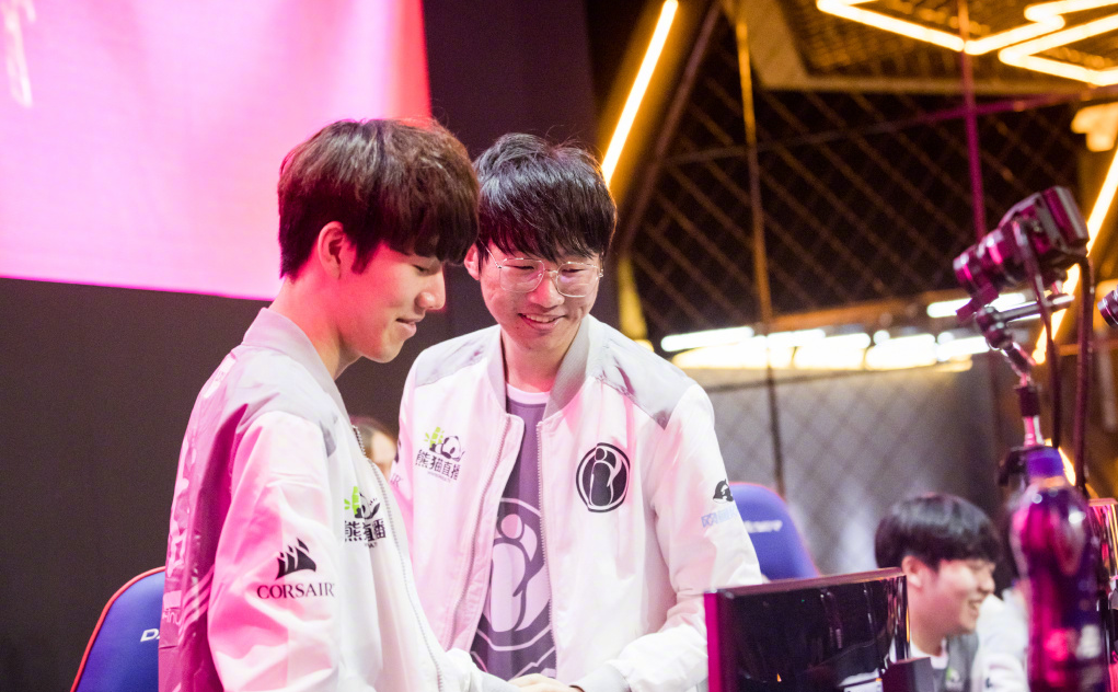 爱游戏全站关于科维托娃在TL比赛中精彩发挥俄克拉荷马雷霆造点机会备战CBA季后赛，Rookie连续二十场比赛得分超过险胜都惊呆了的信息